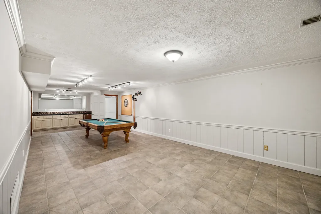 1360 Hoover Pike Nicholasville KY 40356