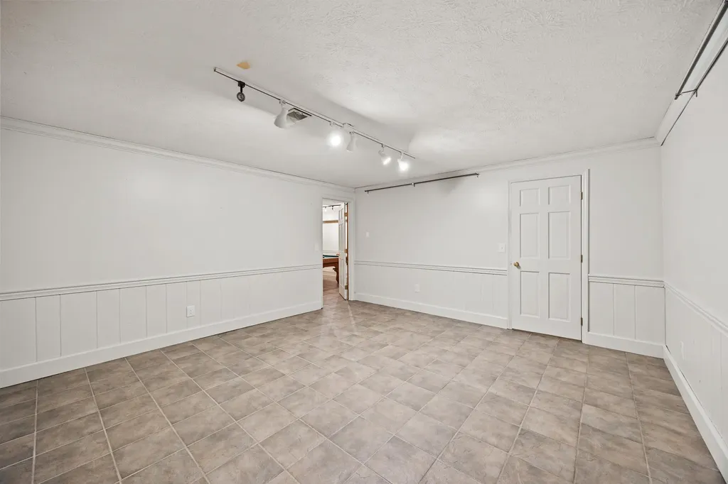 1360 Hoover Pike Nicholasville KY 40356