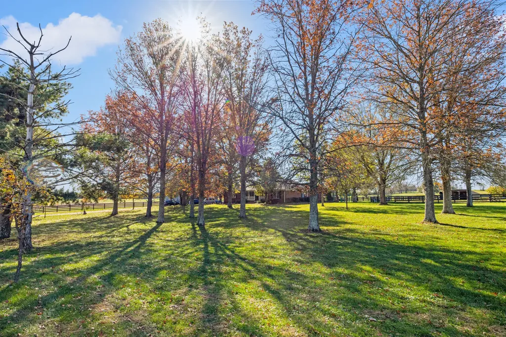 1360 Hoover Pike Nicholasville KY 40356