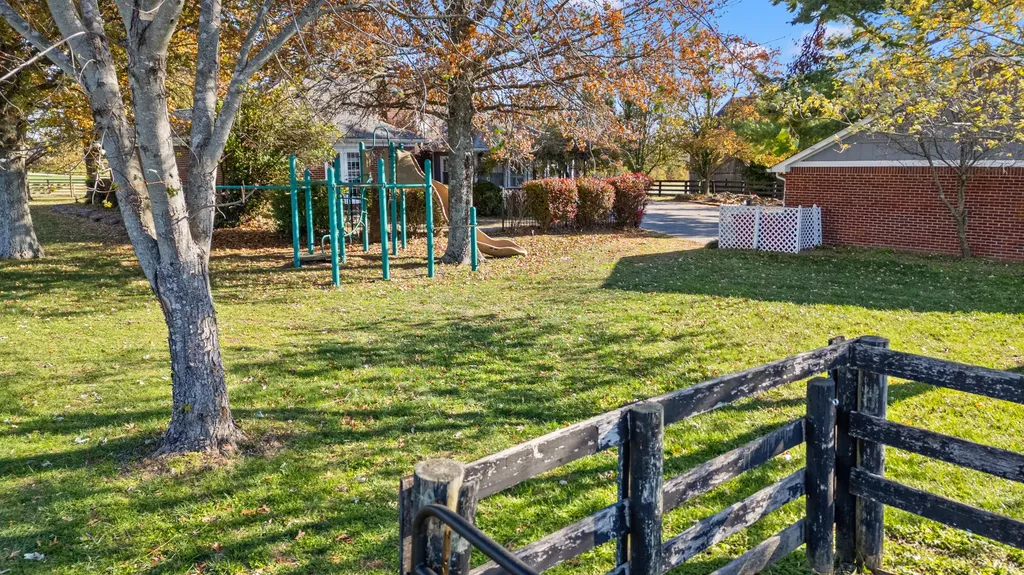 1360 Hoover Pike Nicholasville KY 40356