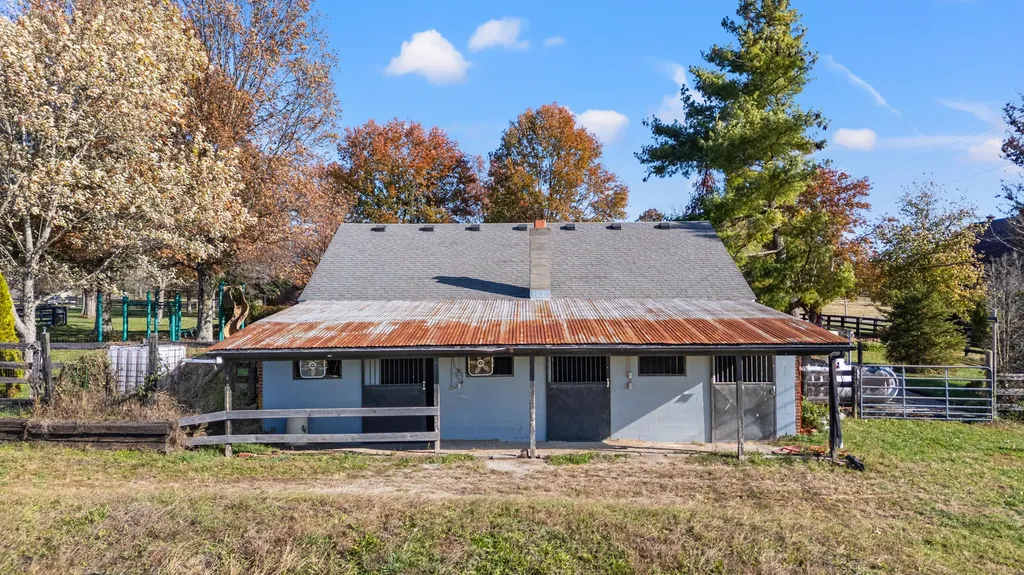 1360 Hoover Pike Nicholasville KY 40356