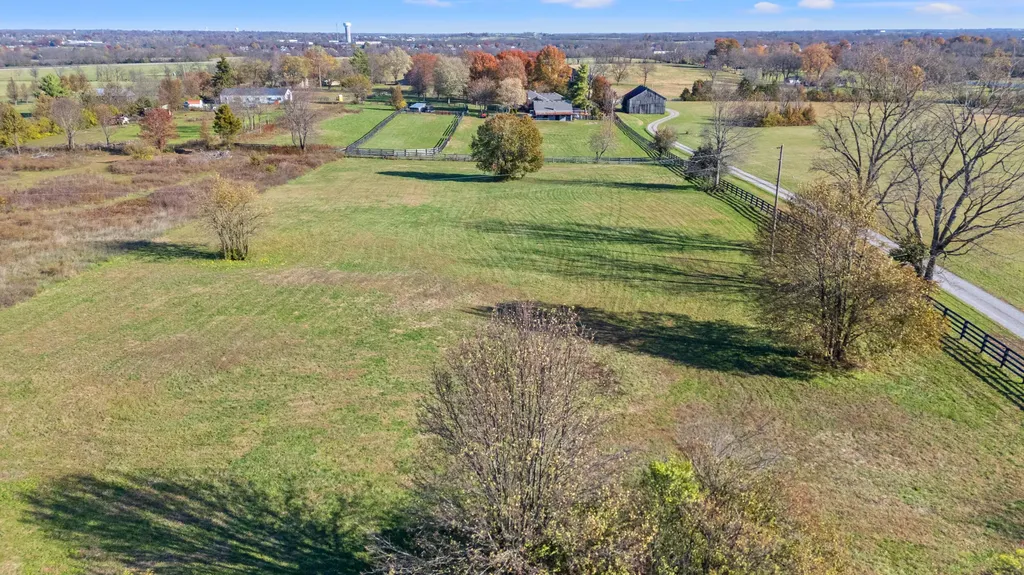 1360 Hoover Pike Nicholasville KY 40356