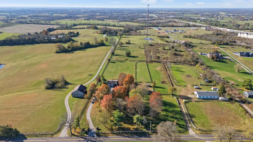 1360 Hoover Pike Nicholasville KY 40356