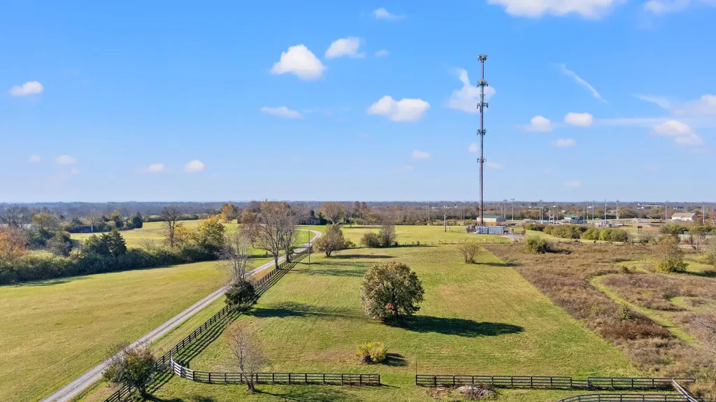 1360 Hoover Pike Nicholasville KY 40356