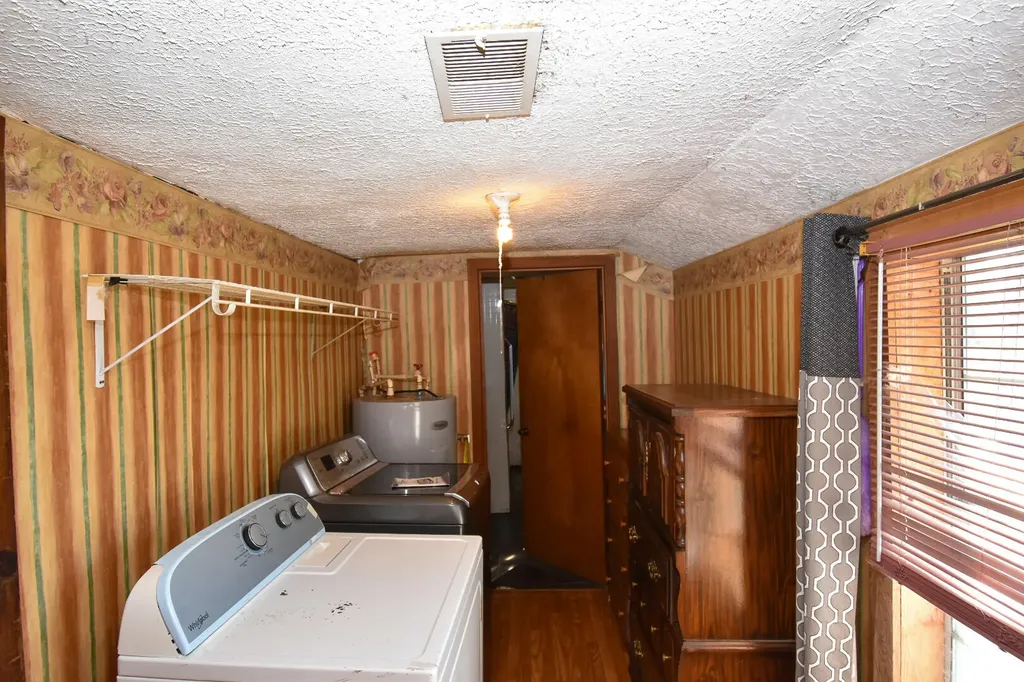 11034 Ky-1247 Waynesburg KY 40489