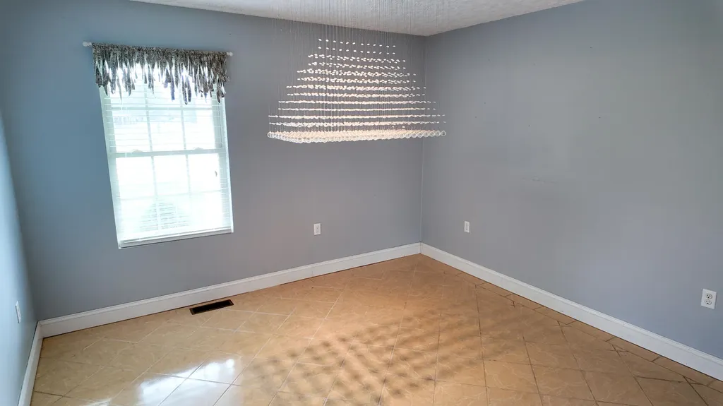 1408 Ky-80 Windsor KY 42565
