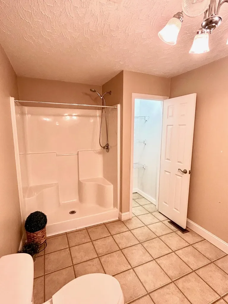 1408 Ky-80 Windsor KY 42565