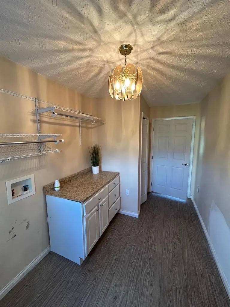 1408 Ky-80 Windsor KY 42565