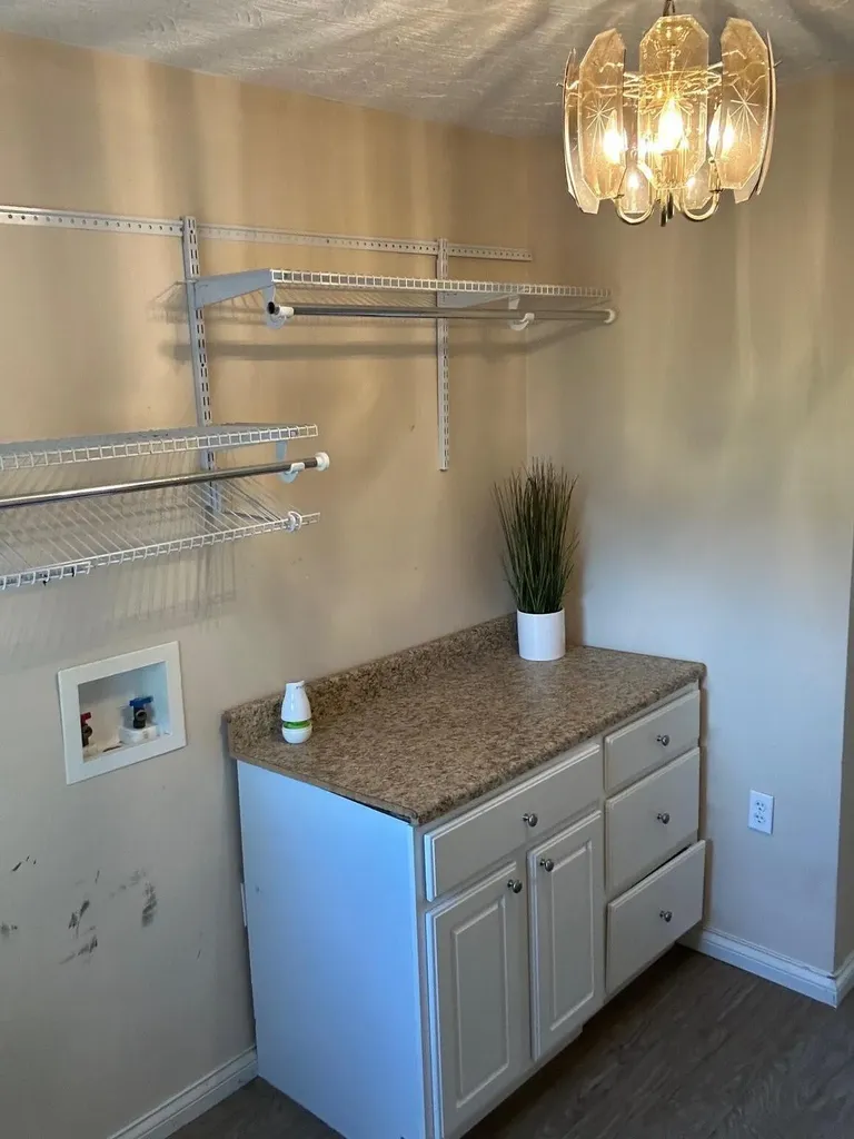 1408 Ky-80 Windsor KY 42565