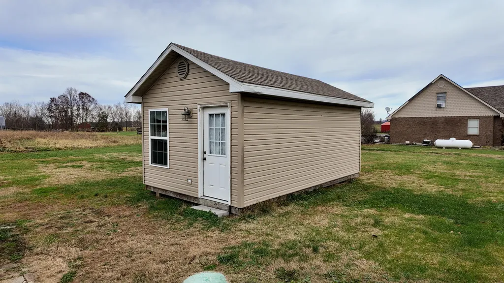 1408 Ky-80 Windsor KY 42565