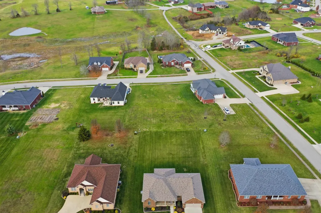 1015 Green Garden Lawrenceburg KY 40342