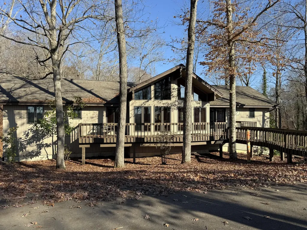 893 Lily Creek Lane Jamestown KY 42629