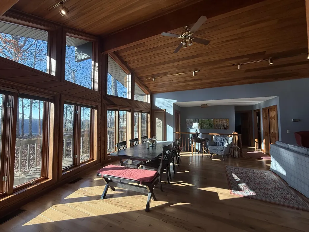 893 Lily Creek Lane Jamestown KY 42629