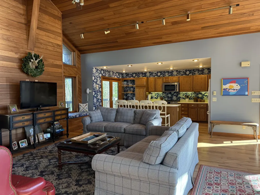 893 Lily Creek Lane Jamestown KY 42629