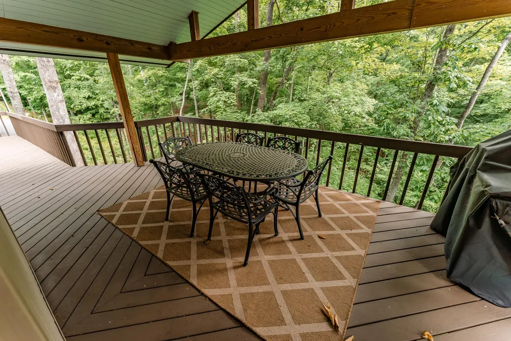893 Lily Creek Lane Jamestown KY 42629