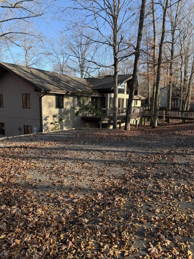 893 Lily Creek Lane Jamestown KY 42629