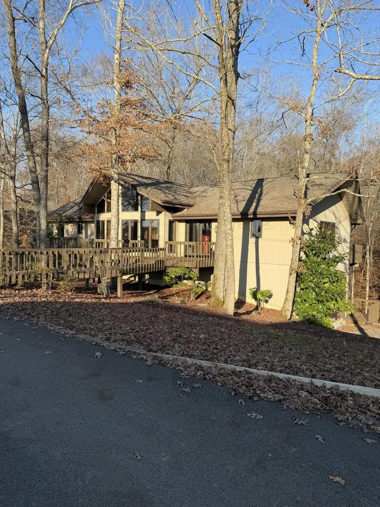 893 Lily Creek Lane Jamestown KY 42629