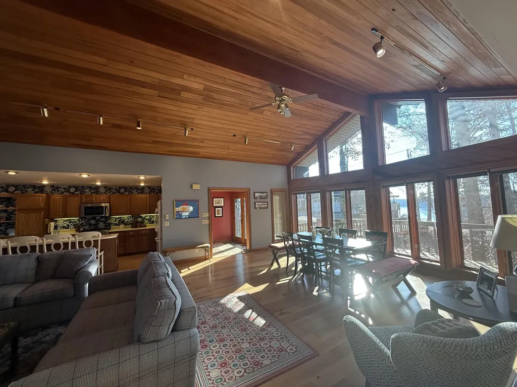893 Lily Creek Lane Jamestown KY 42629