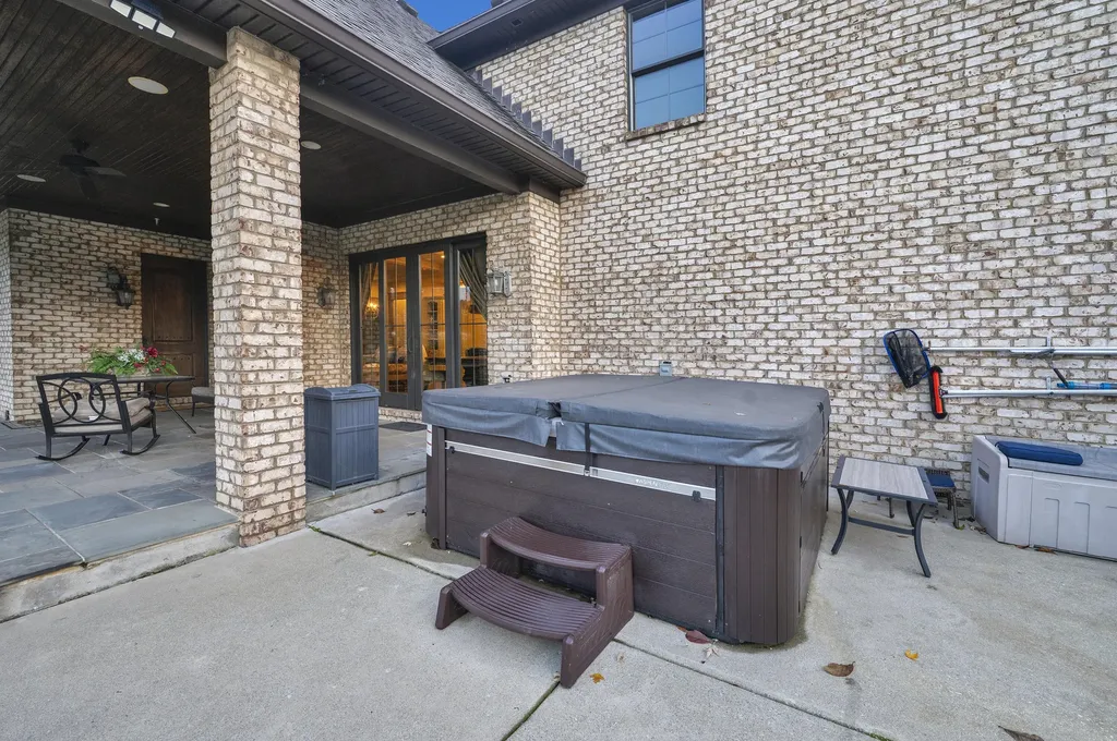 1911 Parkers Mill Road Lexington KY 40504