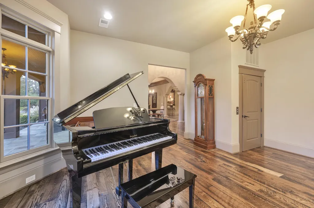 1911 Parkers Mill Road Lexington KY 40504