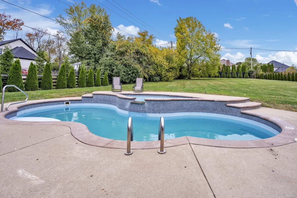 1911 Parkers Mill Road Lexington KY 40504
