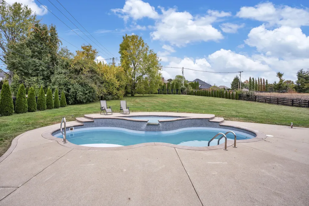 1911 Parkers Mill Road Lexington KY 40504