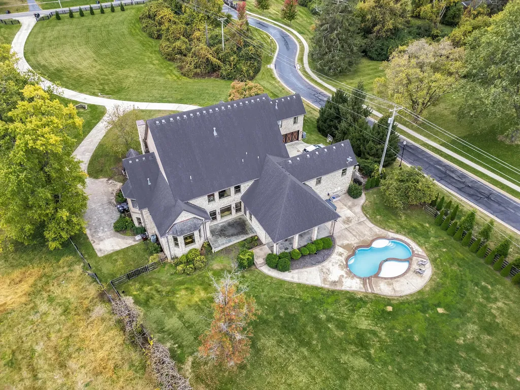 1911 Parkers Mill Road Lexington KY 40504