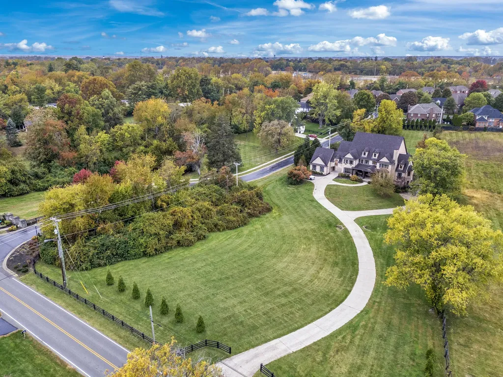 1911 Parkers Mill Road Lexington KY 40504