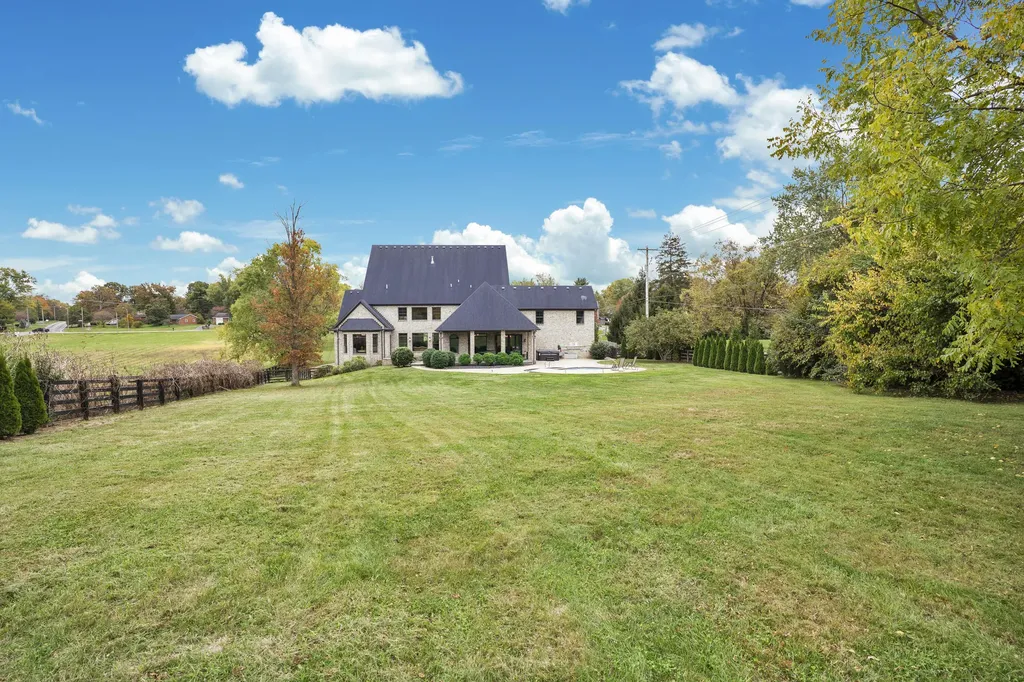 1911 Parkers Mill Road Lexington KY 40504