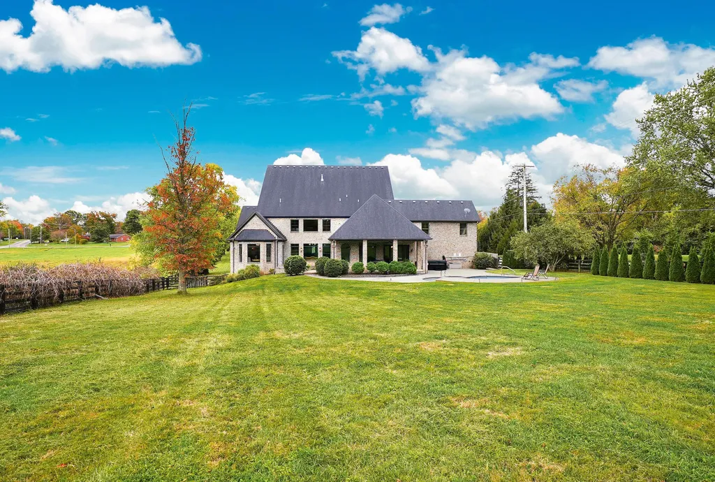1911 Parkers Mill Road Lexington KY 40504