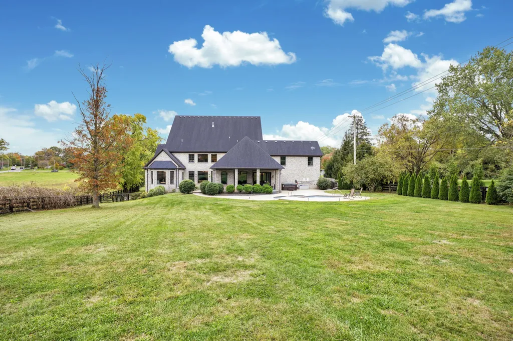 1911 Parkers Mill Road Lexington KY 40504