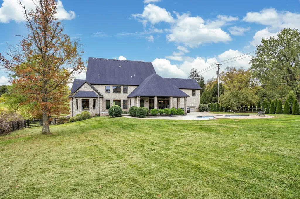 1911 Parkers Mill Road Lexington KY 40504