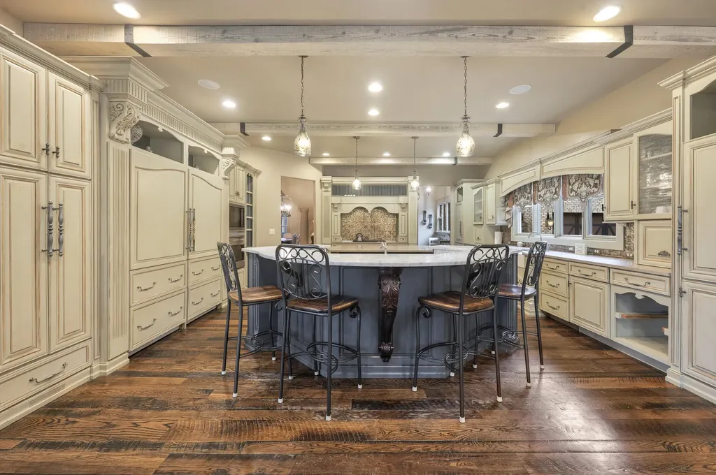 1911 Parkers Mill Road Lexington KY 40504