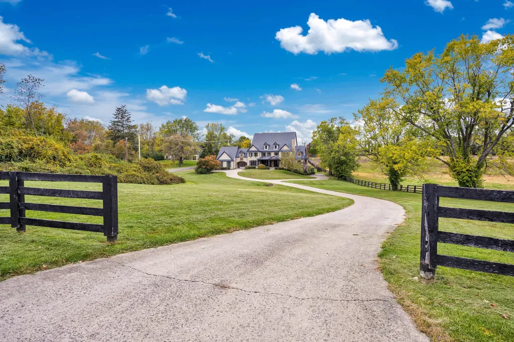 1911 Parkers Mill Road Lexington KY 40504