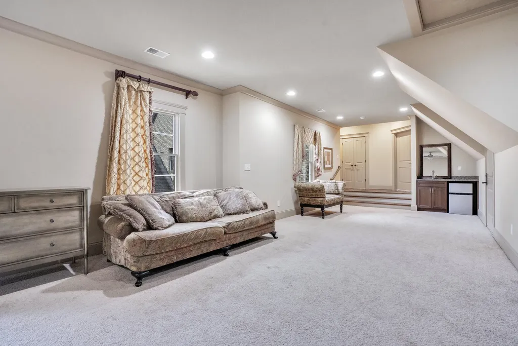 1911 Parkers Mill Road Lexington KY 40504