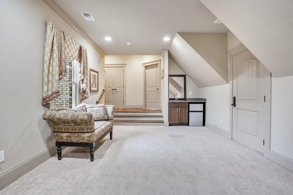 1911 Parkers Mill Road Lexington KY 40504