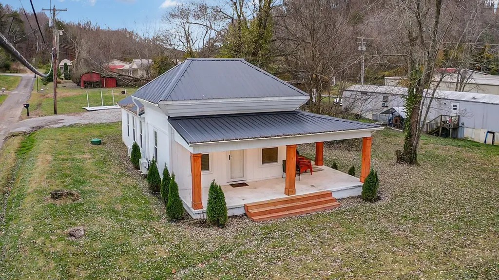 2768 Ky-198 Stanford KY 40484