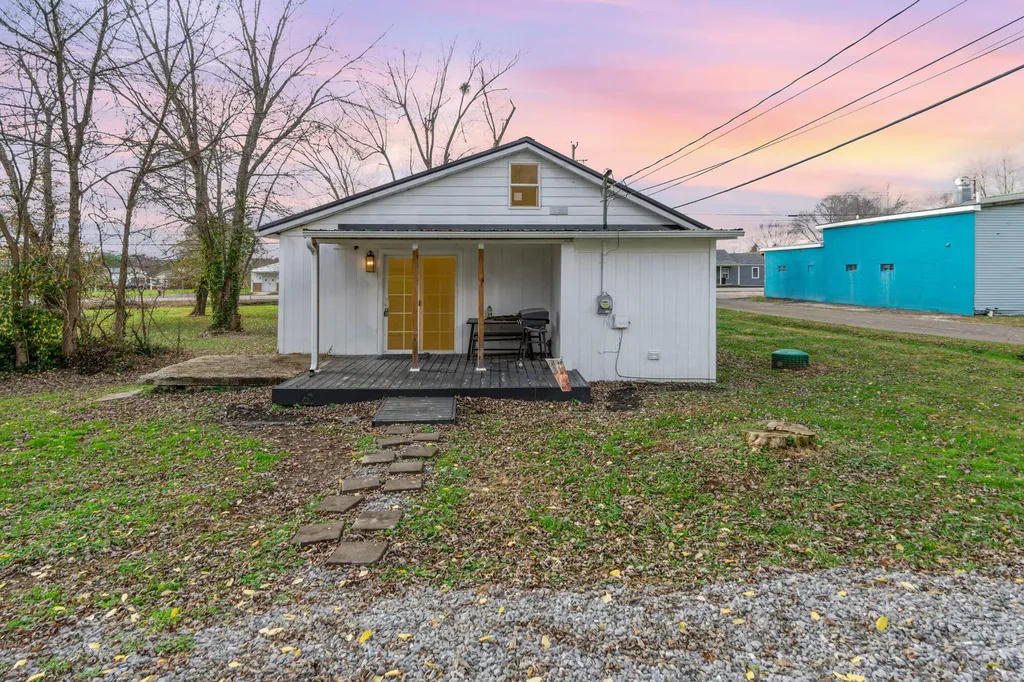 2768 Ky-198 Stanford KY 40484