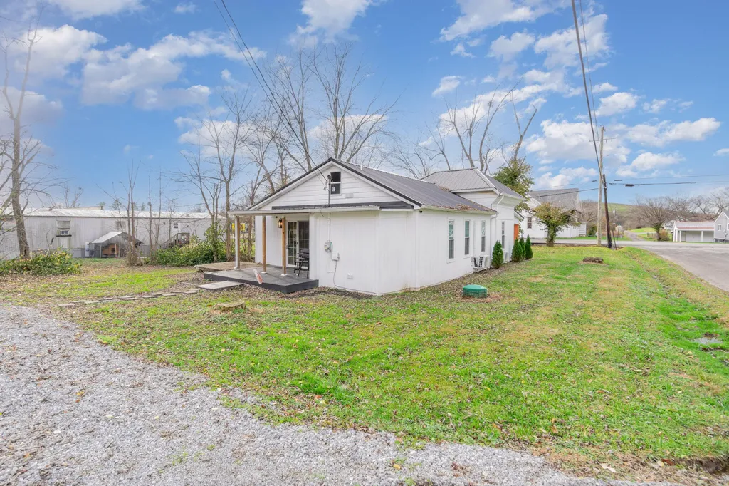 2768 Ky-198 Stanford KY 40484