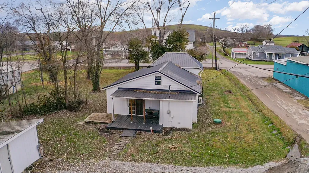 2768 Ky-198 Stanford KY 40484