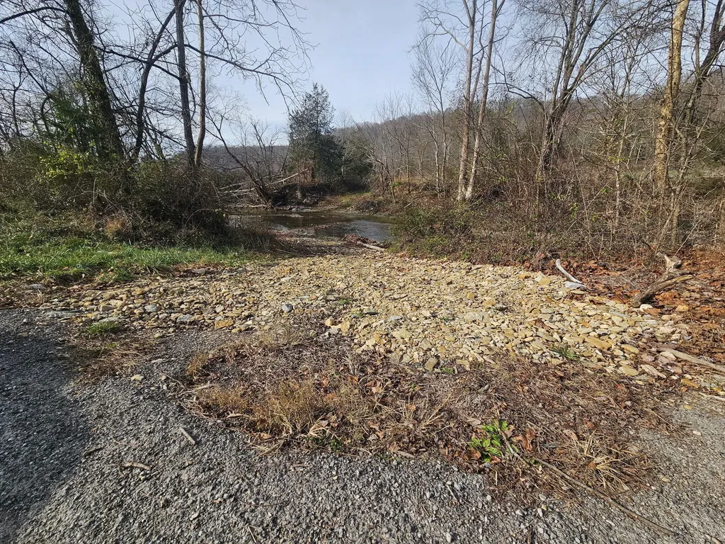 0 S Fishing Creek Road Waynesburg KY 40489