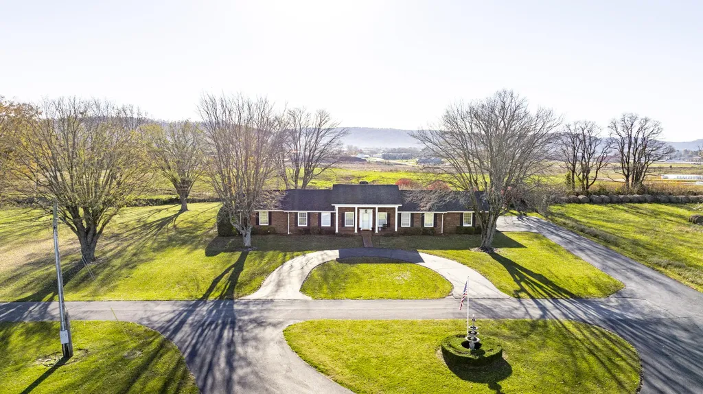 111 Stonehedge Terrace Monticello KY 42633