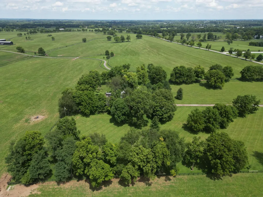 5335 Russell Cave Road Lexington KY 40511