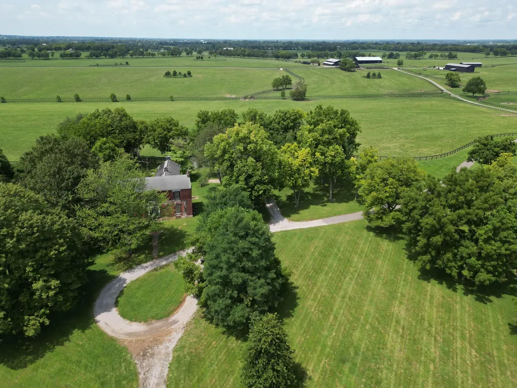 5335 Russell Cave Road Lexington KY 40511
