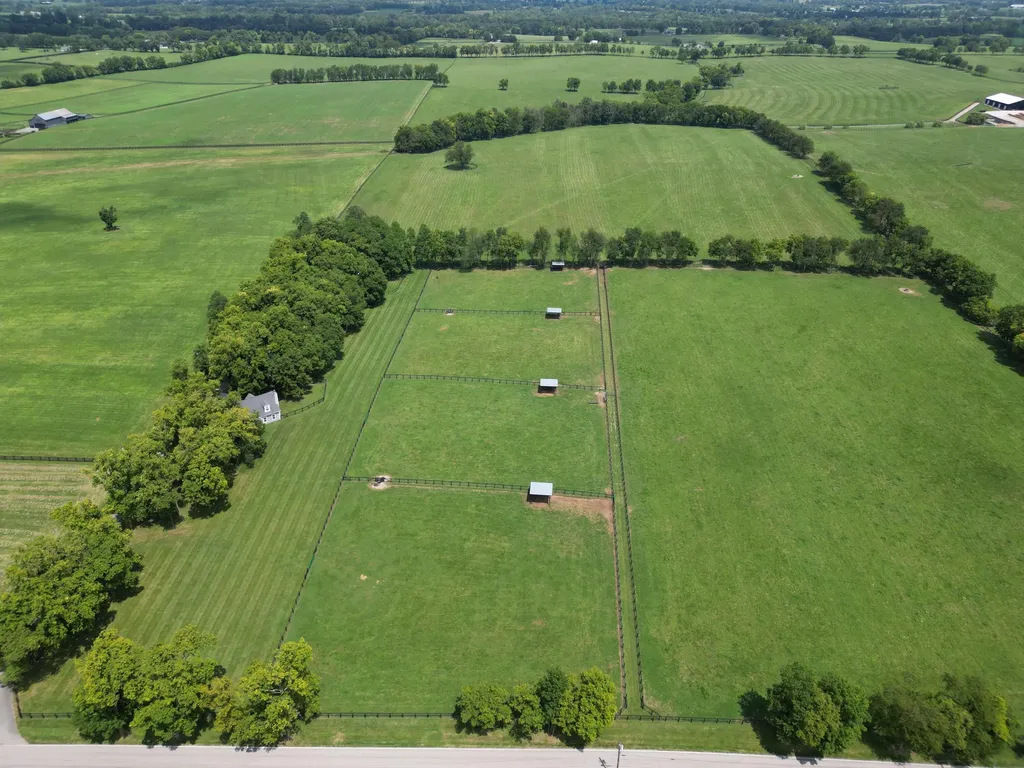 5335 Russell Cave Road Lexington KY 40511