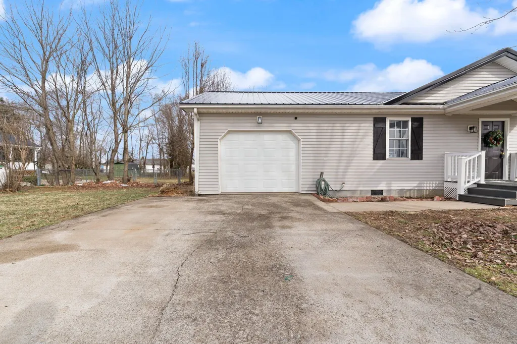 216 Raintree Circle Stanford KY 40484