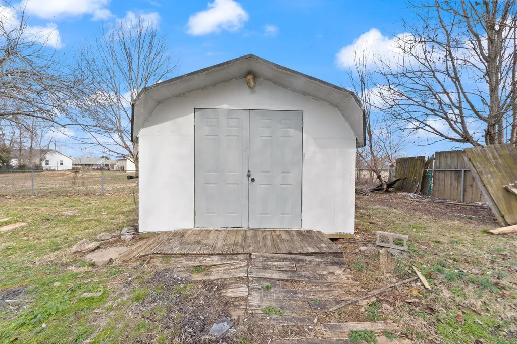 216 Raintree Circle Stanford KY 40484