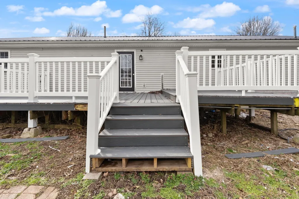 216 Raintree Circle Stanford KY 40484