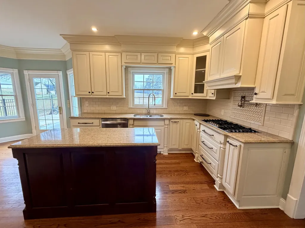 1807 Drake Lane London KY 40741