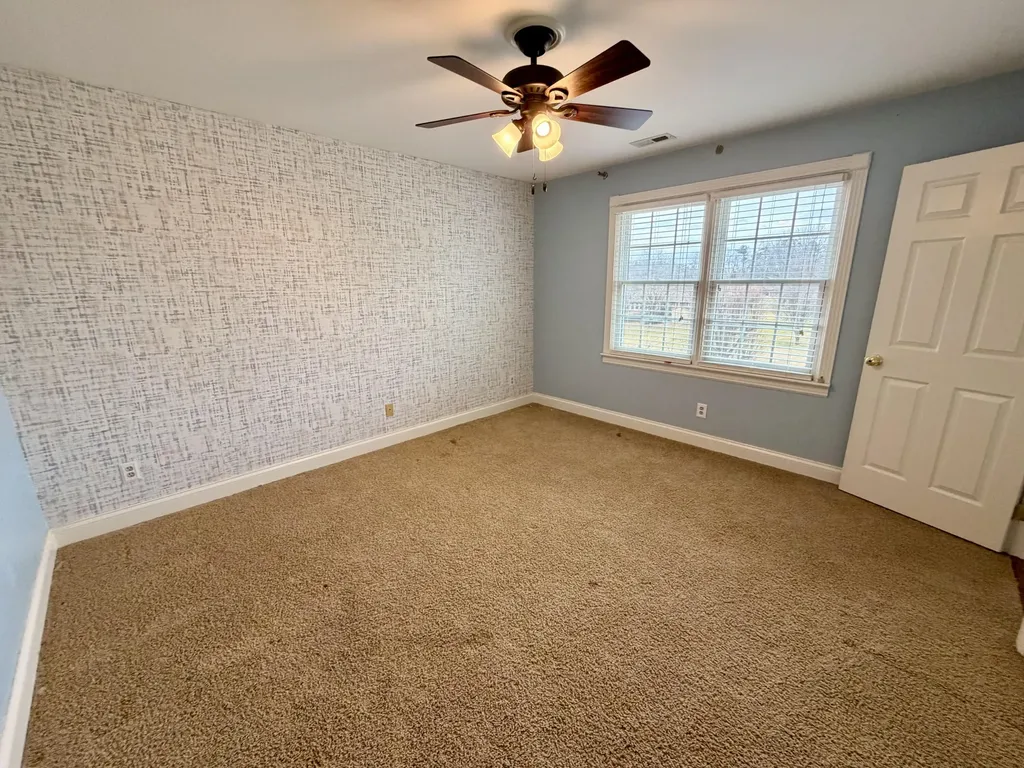 1807 Drake Lane London KY 40741